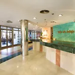 阿德赫海滩酒店