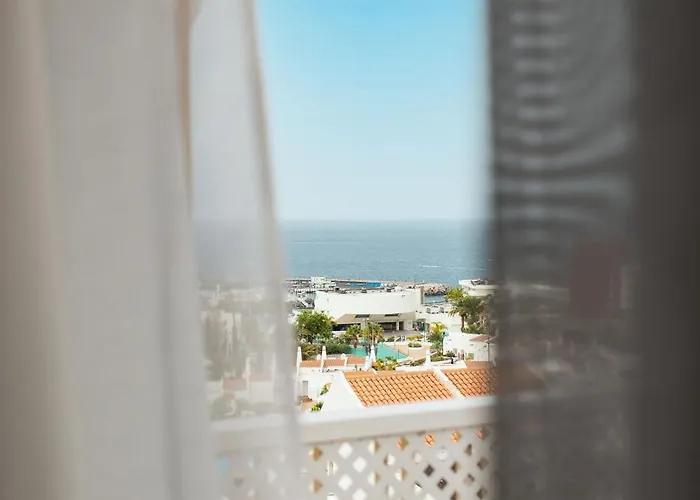De Adeje 3*