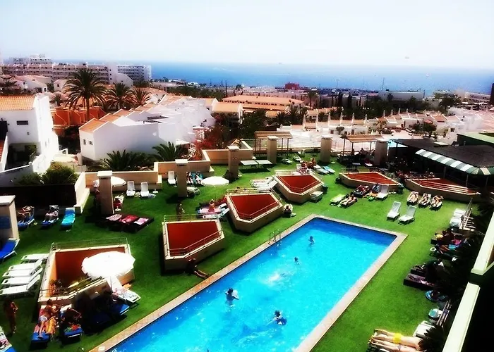 De Adeje 3* אדחה