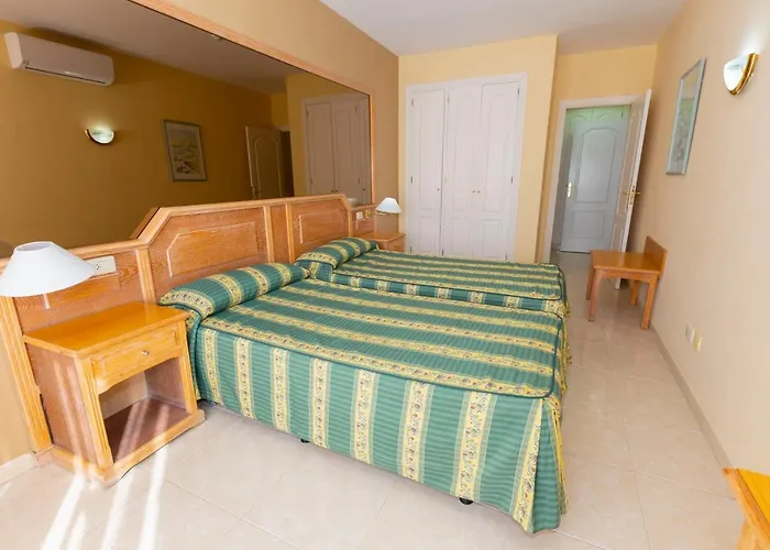 מלון De Adeje 3*