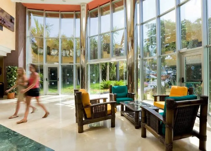 De Adeje 3* אדחה